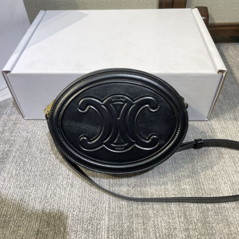 Ce1i*e triomphe bags